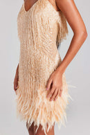 Vestido de Paetê Com Franjas e Plumas Caterine