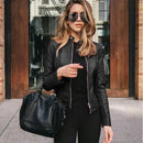 Jaqueta Feminina de Couro Gola Padre Zira