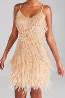 Vestido de Paetê Com Franjas e Plumas Caterine