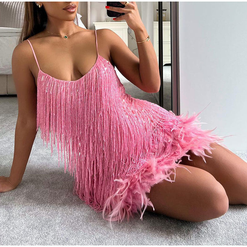Vestido de Paetê Com Franjas e Plumas Caterine