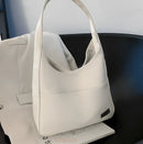 Bolsa Maya — Couro Vegano Espaçosa e Elegante