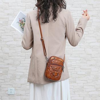 https://uniquestoreb.com/products/2-bolsas-de-couro-plutonio-vegano-feminina